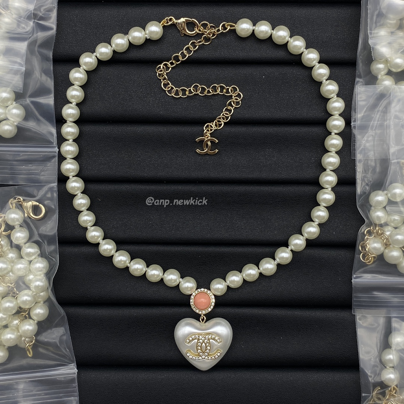 Chanel Necklace (1) - www.newkick.org
